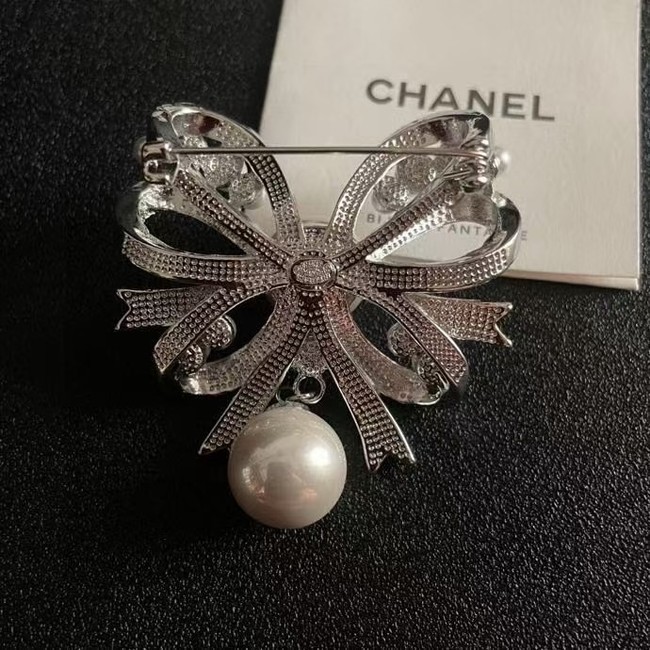 Chanel brooch CE16551