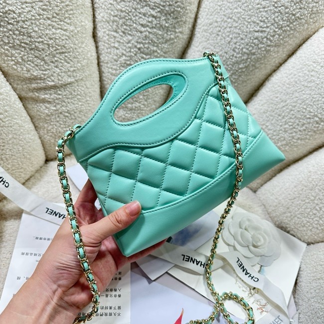 Chanel CLUTCH WITH CHAIN AP3656 light green