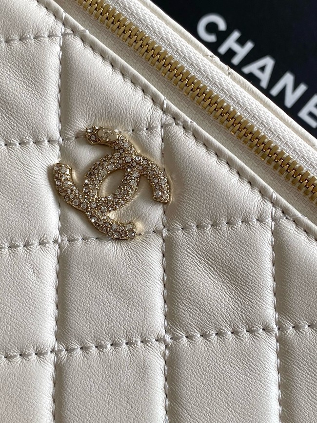 Chanel MINI FLAP BAG CLUTCH WITH CHAIN Gold-Tone Metal AP4325 white