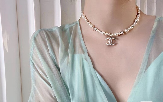 Chanel necklace CE17024