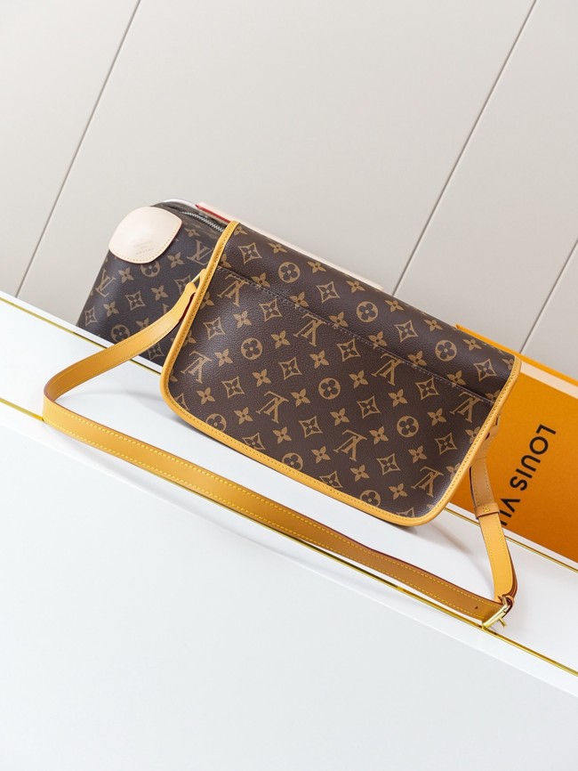 Louis Vuitton Monogram Canvas M42247 brown