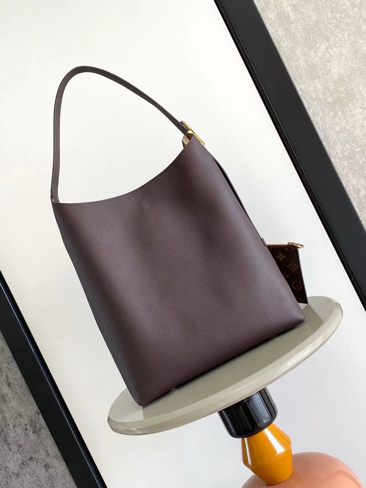 Louis Vuitton Low Key Hobo MM M25022 Coffee Louis Vuitton Low Key Hobo MM M25022 Coffee