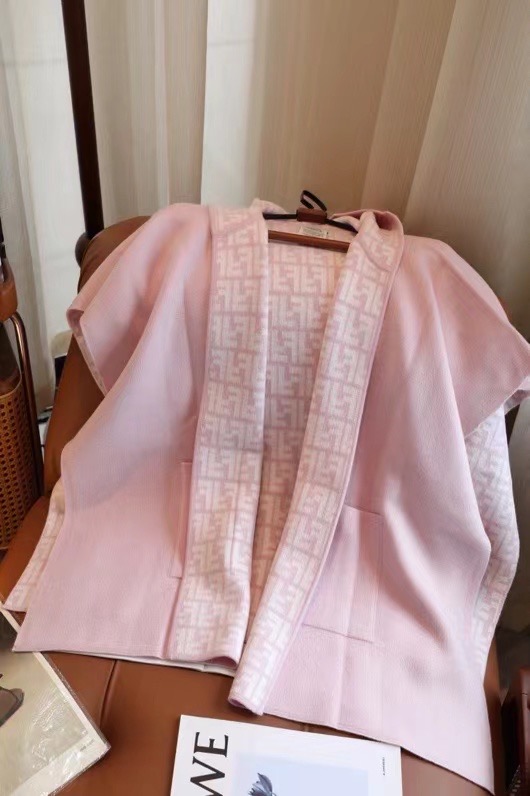 Fendi Cape Double-sided cashmere FDC35904