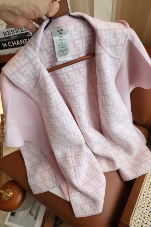 Fendi Cape Double-sided cashmere FDC35904