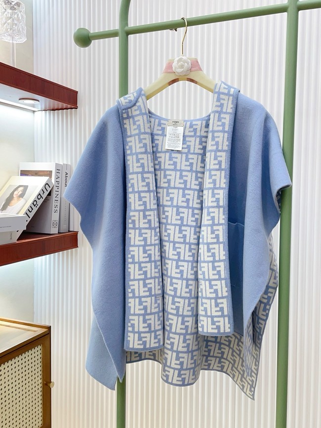 Fendi Cashmere cape FXX723