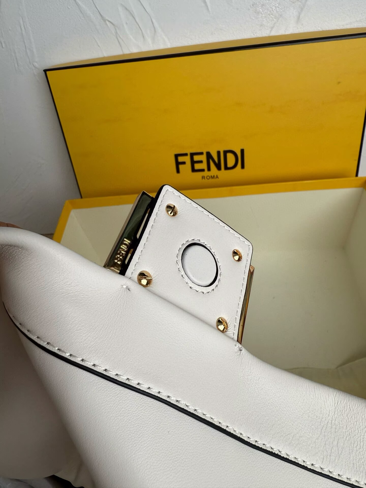 Fendi Mamma Baguette Original Leather Top Handle Bag 8832 White Fendi Mamma Baguette Original Leather Top Handle Bag 8832 White