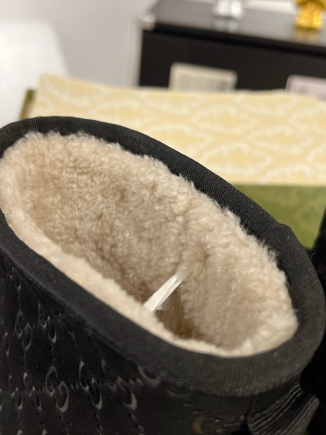 Gucci Womens boot with merino wool lining 857912-5