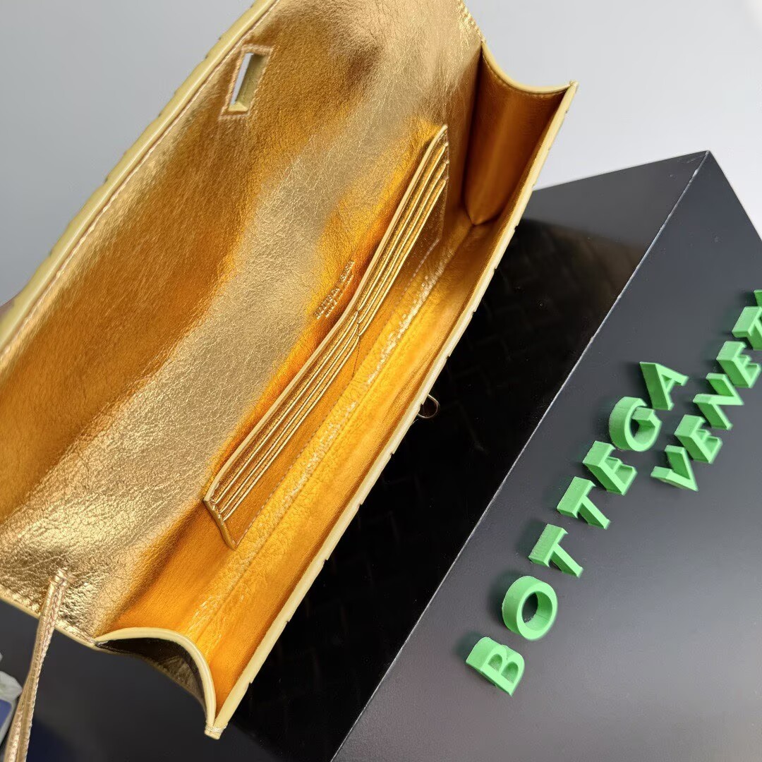 Bottega Veneta Original Twill Leather Long Clutch Andiamo Handle Bag 741511 Gold Bottega Veneta Original Twill Leather Long Clutch Andiamo Handle Bag 741511 Gold