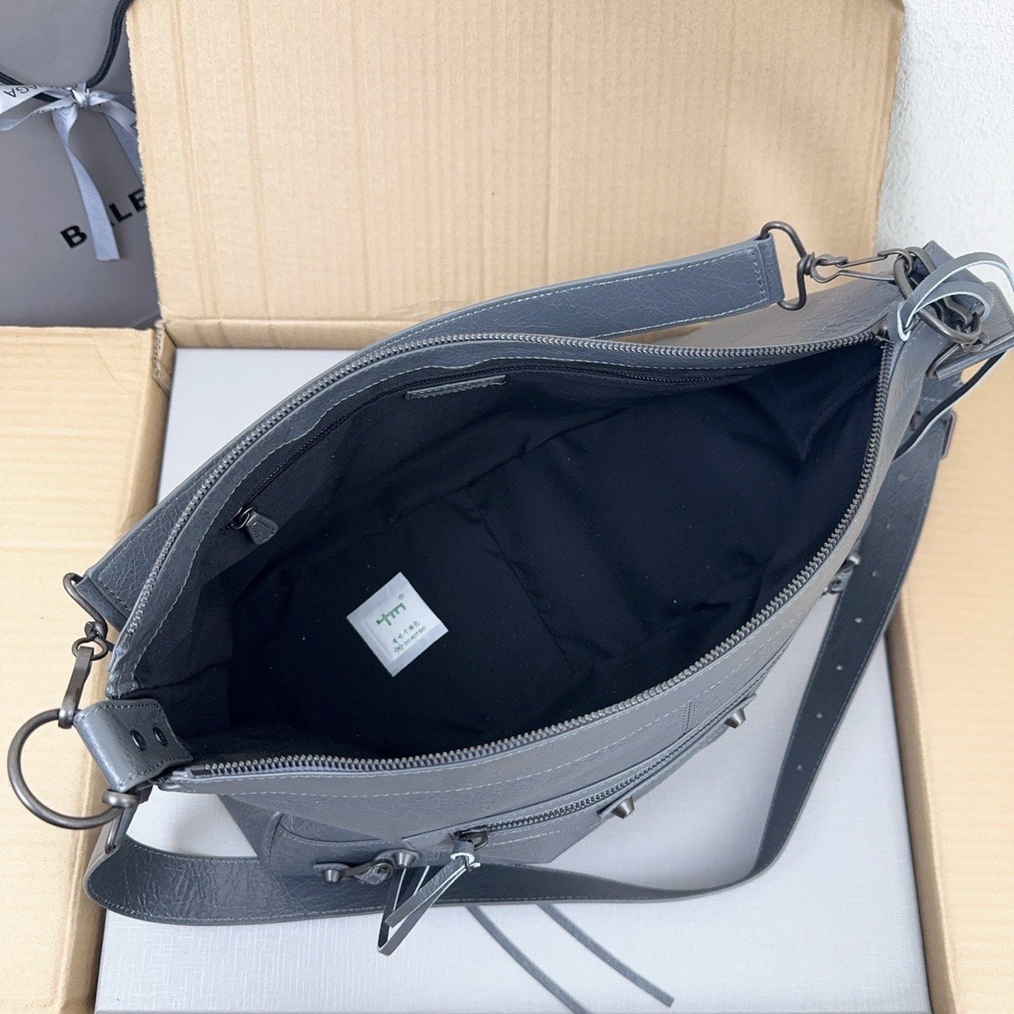 Balenciaga Original Leather Handbag 2185 Gray Balenciaga Original Leather Handbag 2185 Gray