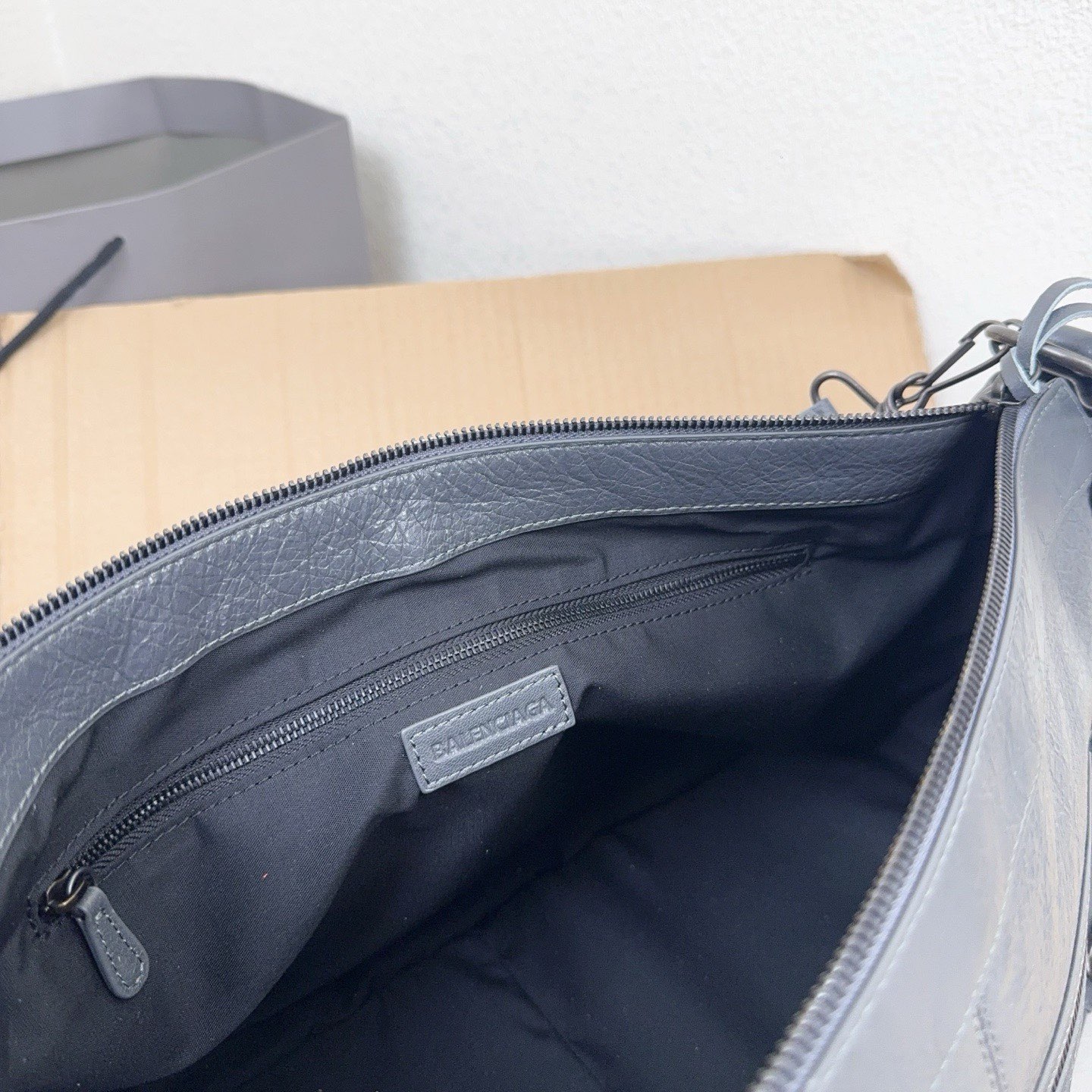 Balenciaga Original Leather Handbag 2185 Gray Balenciaga Original Leather Handbag 2185 Gray