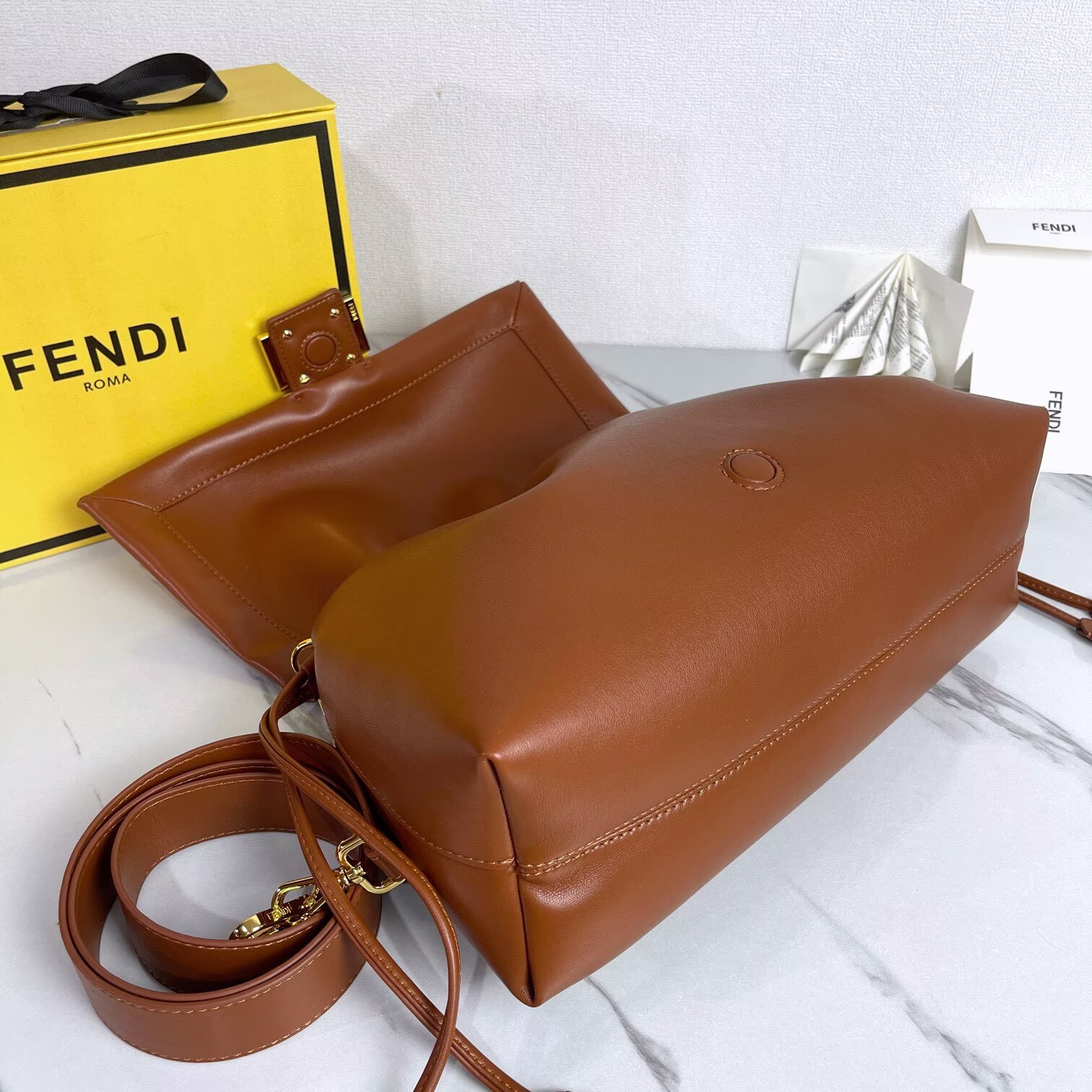 FENDI 2025 Mamma Baguette Original Leather Medium Bag FF8851 Brown FENDI 2025 Mamma Baguette Original Leather Medium Bag FF8851 Brown